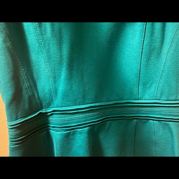 WHBM short sleeve top. - Picture 4 of 7